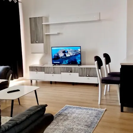 Luxury 10/2 Apartment *